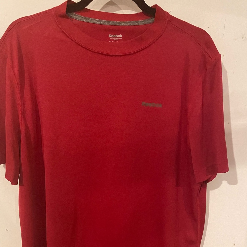 Reebok drifit t-shirt Large